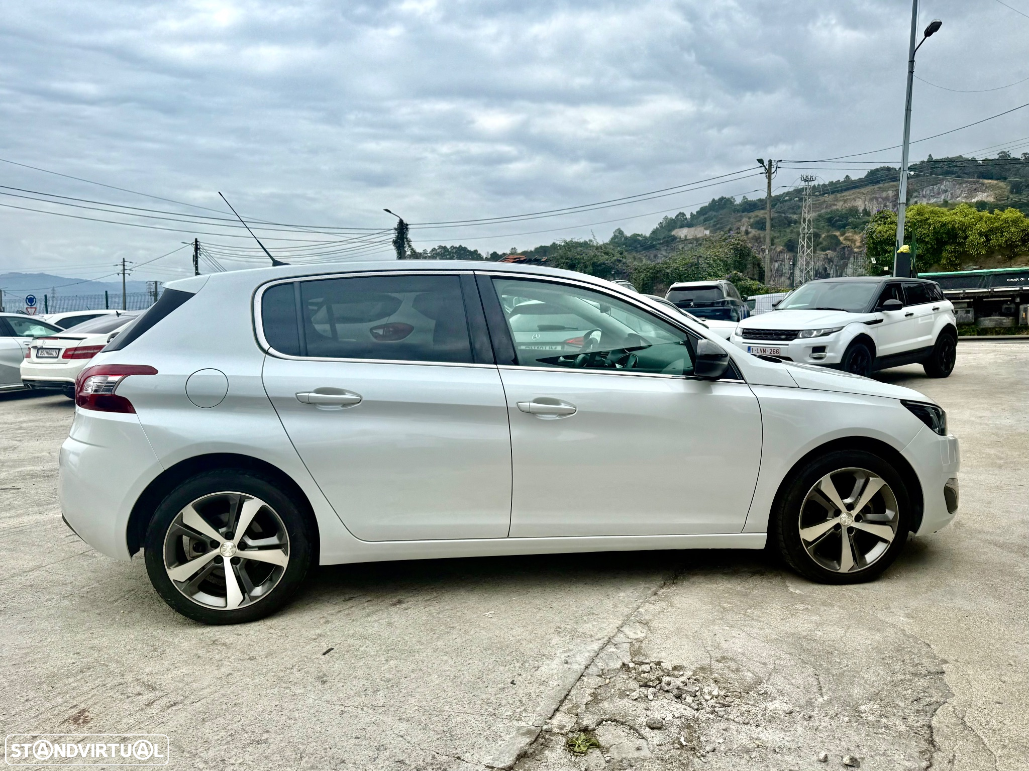 Peugeot 308 1.6 BlueHDi Allure J17 - 33
