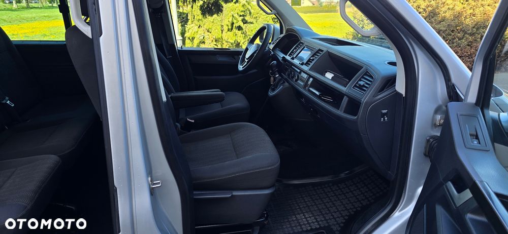 Volkswagen Caravelle - 14