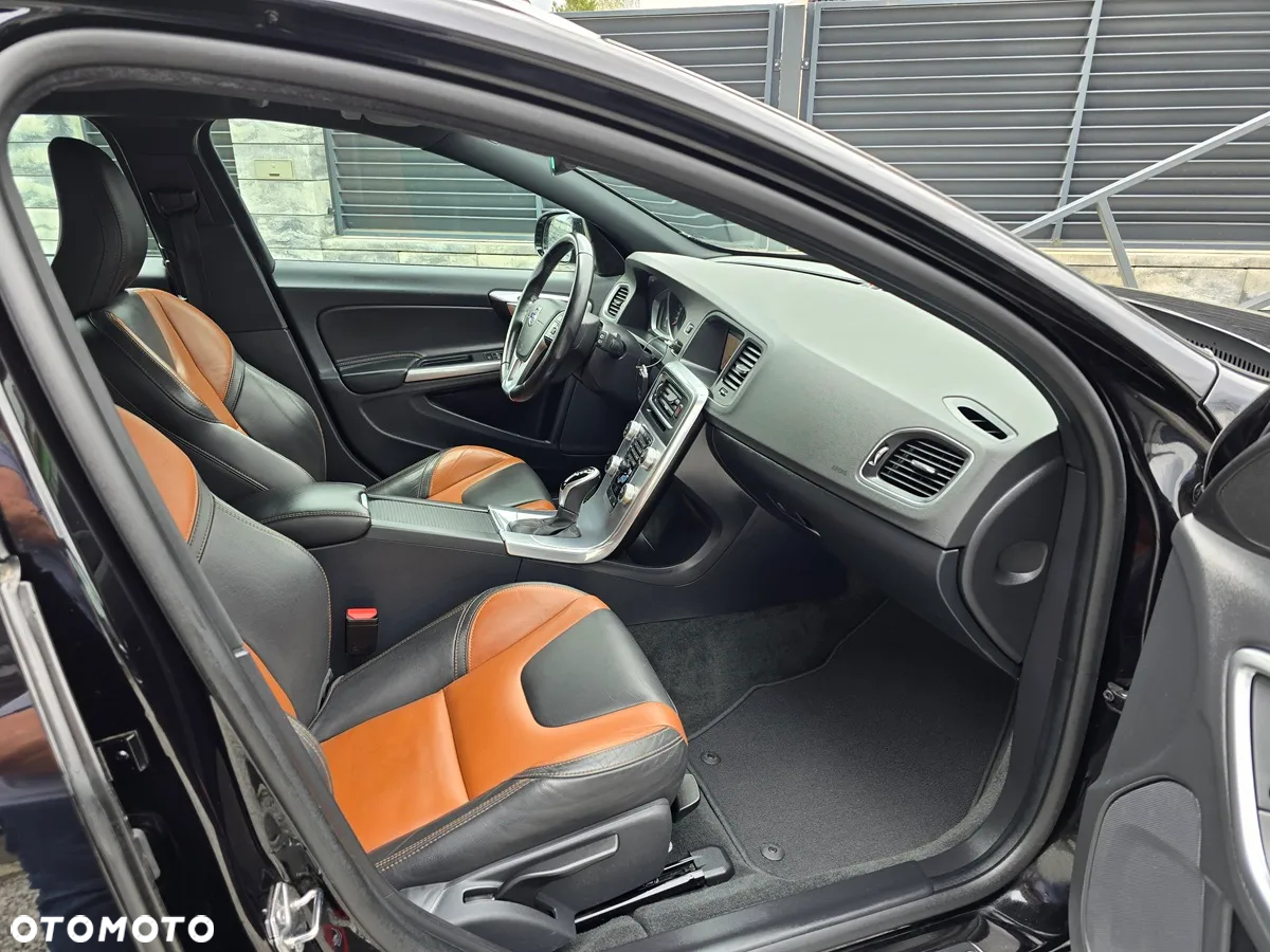 Volvo V60 Cross Country D3 Geartronic Momentum - 15