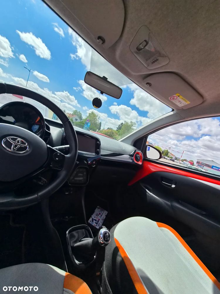 Toyota Aygo x - 11