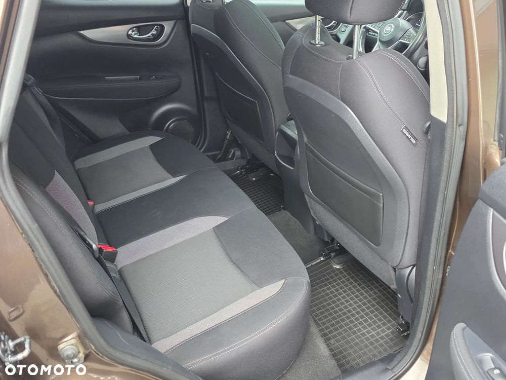 Nissan Qashqai 1.6 DCi 4x4 N-Connecta - 12