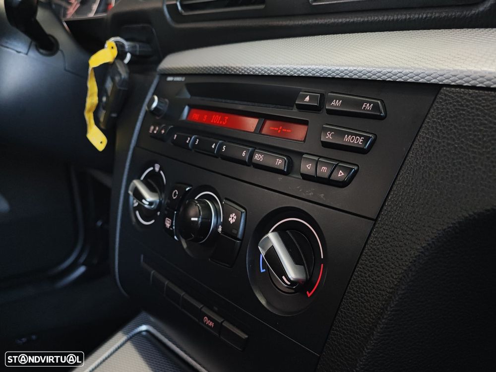 BMW 118 d Limited Edition Lifestyle c/ M Sport Pack - 42