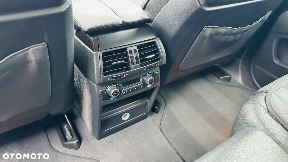 BMW X5 xDrive35d - 13