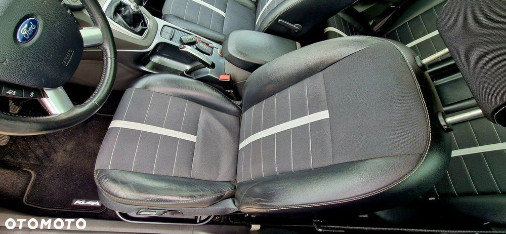 Ford Kuga 2.0 TDCi 4x4 Titanium - 11