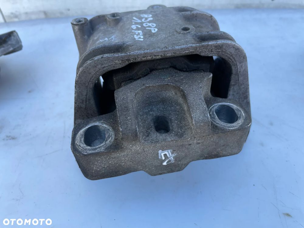PODUSZKA SILNIKA AUDI A3 8P GOLF V SEAT LEON II TOURAN I 1K0199262J - 3