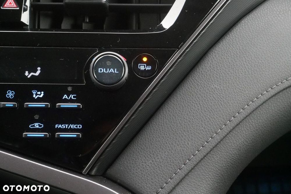 Toyota Camry 2.5 Hybrid Comfort CVT - 19