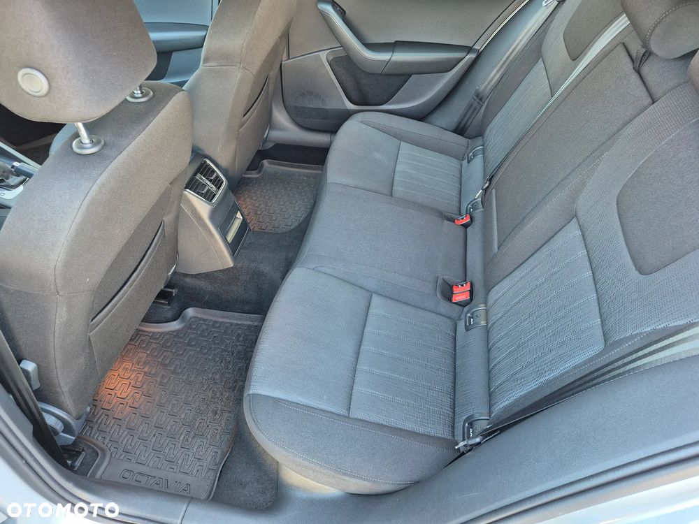 Skoda Octavia 2.0 TDI SCR Style DSG - 6