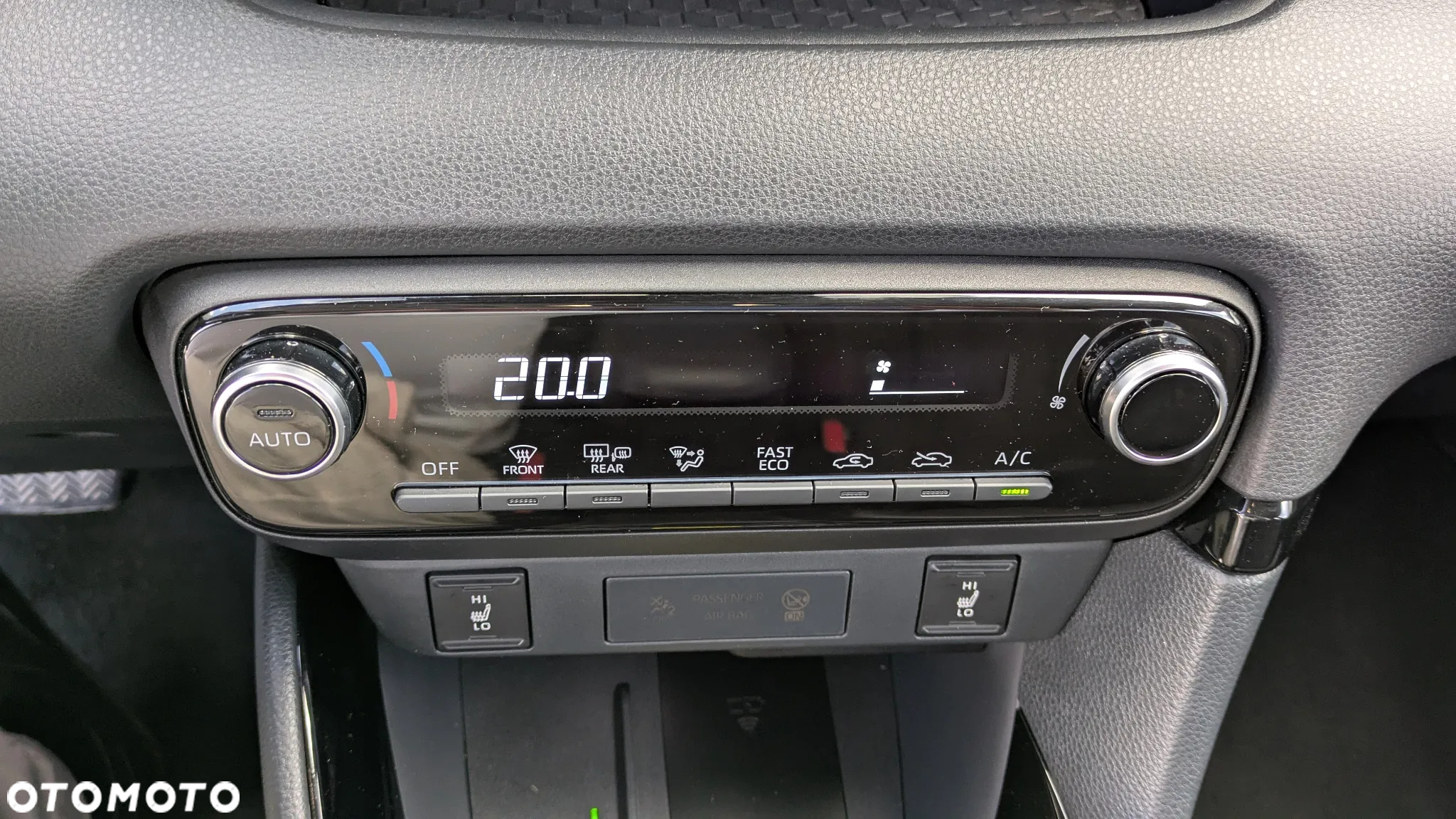 Toyota Yaris Hybrid 1.5 Style - 13