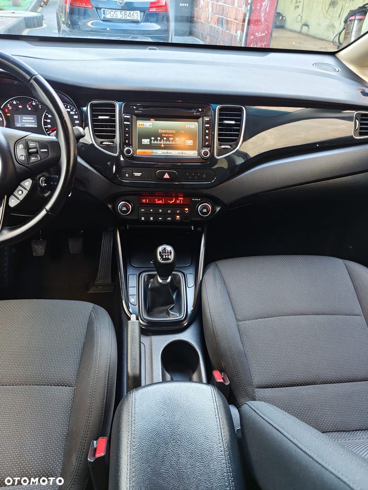 Kia Carens 1.7 CRDi L 7os - 6