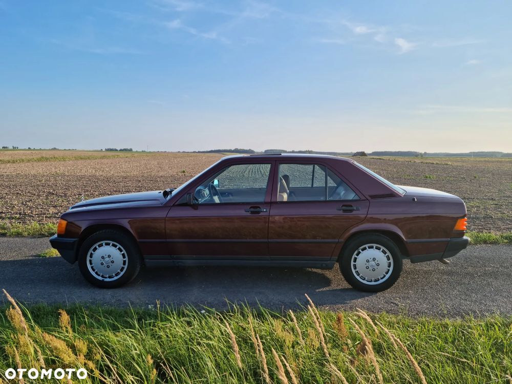 Mercedes-Benz W201 (190) - 5