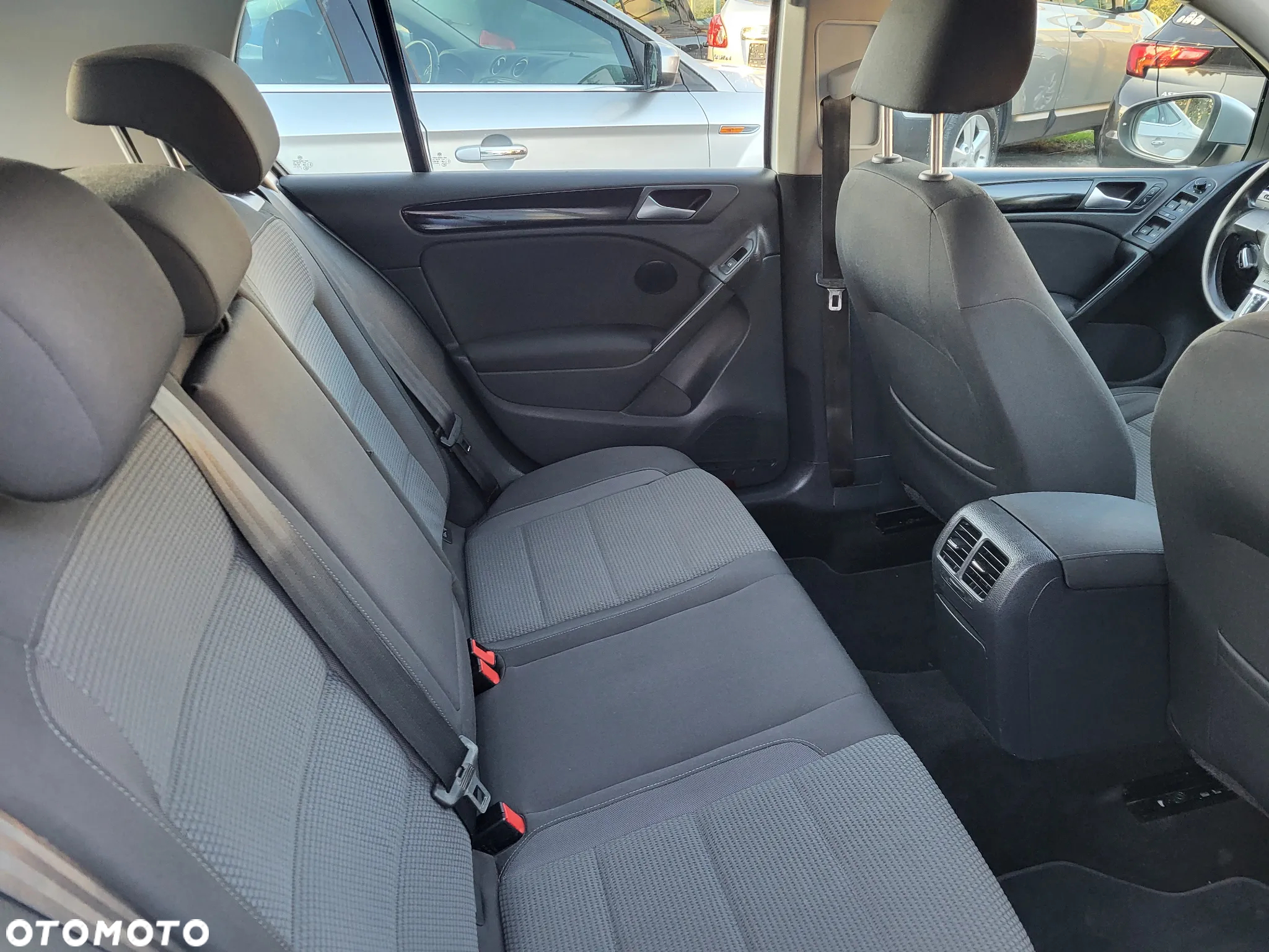 Volkswagen Golf - 17