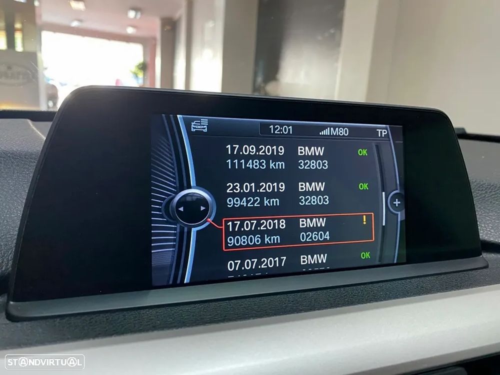 BMW 318 d Auto Exclusive - 25