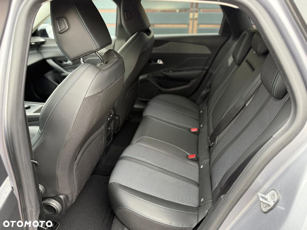 Peugeot 308 BlueHDi 130 EAT8 Stop & Start Allure Pack - 28