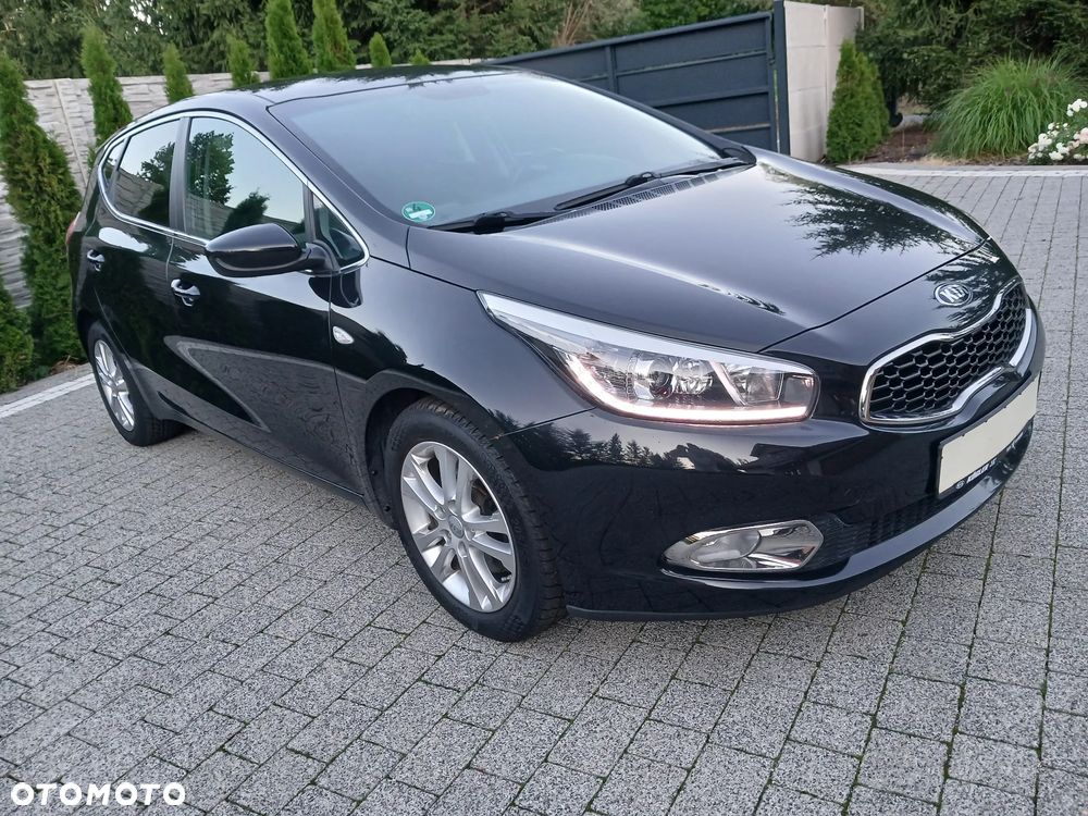 Kia Ceed 1.6 GDI Platinum Edition - 1