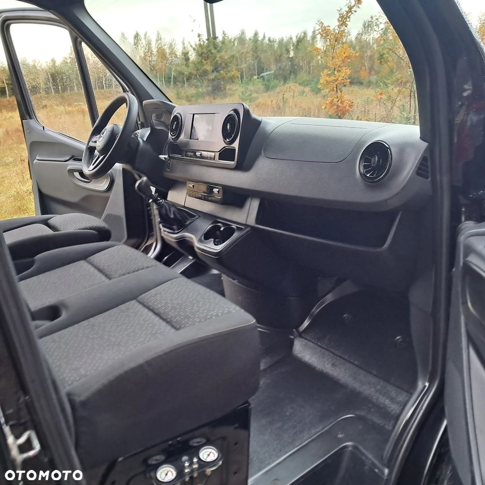 Mercedes-Benz Sprinter - 16