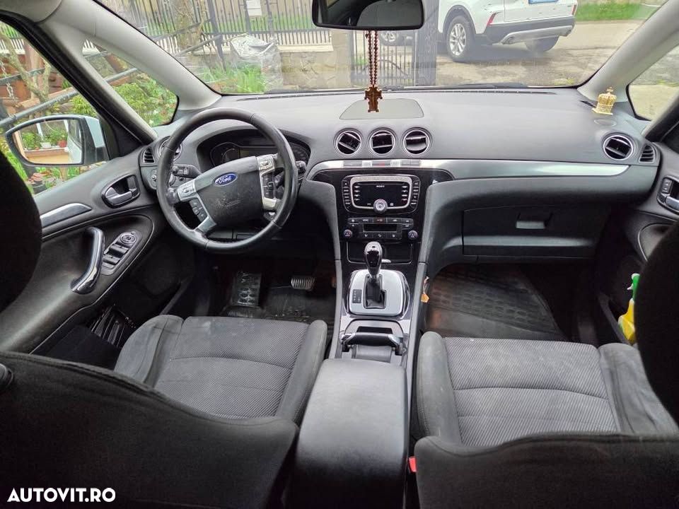 Ford S-Max - 10