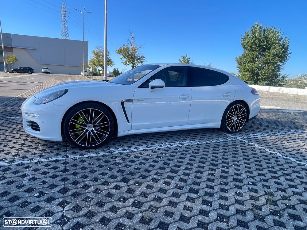 Porsche Panamera - 1