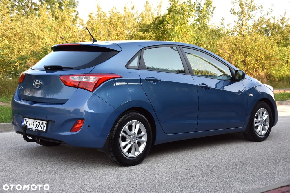 Hyundai i30 blue 1.4 Classic Navigation - 11