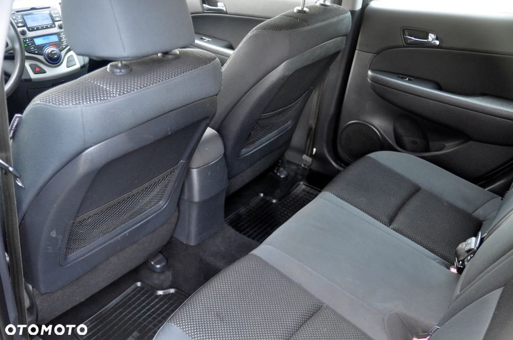 Hyundai i30 1.6 CRDi Comfort EU5 - 6