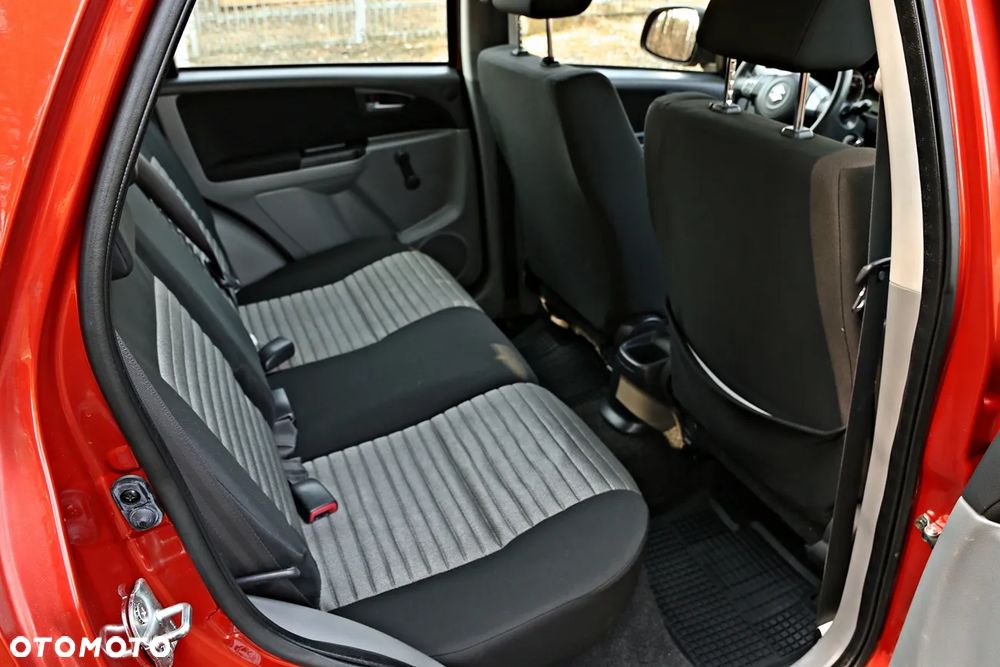 Suzuki SX4 2.0 DDiS 4x4 Style - 33