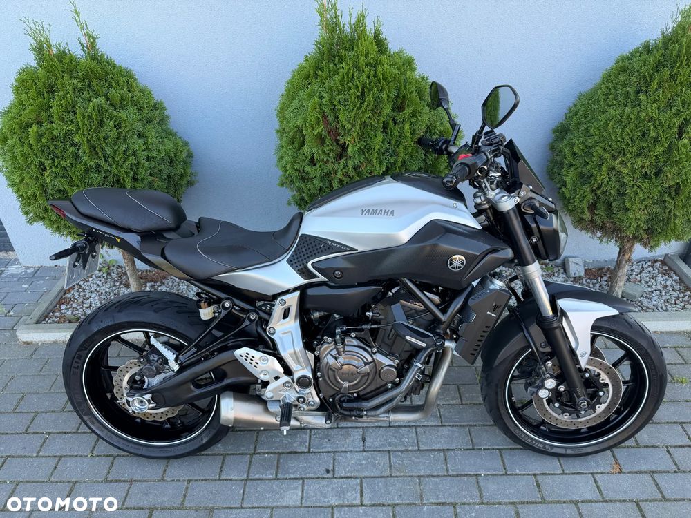Yamaha MT - 40