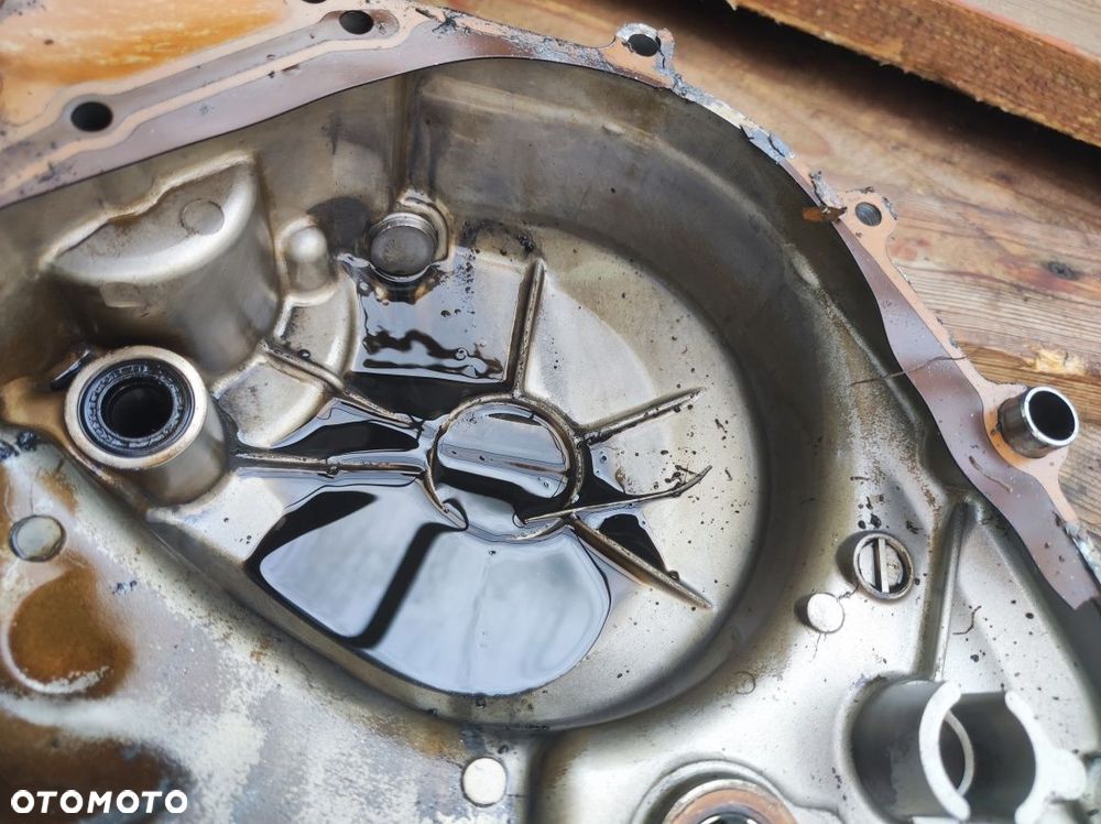 Oryginalna pokrywa sprzęgła Suzuki GN125 DR125 GZ125 – dekiel silnika 11341-05300 - 11