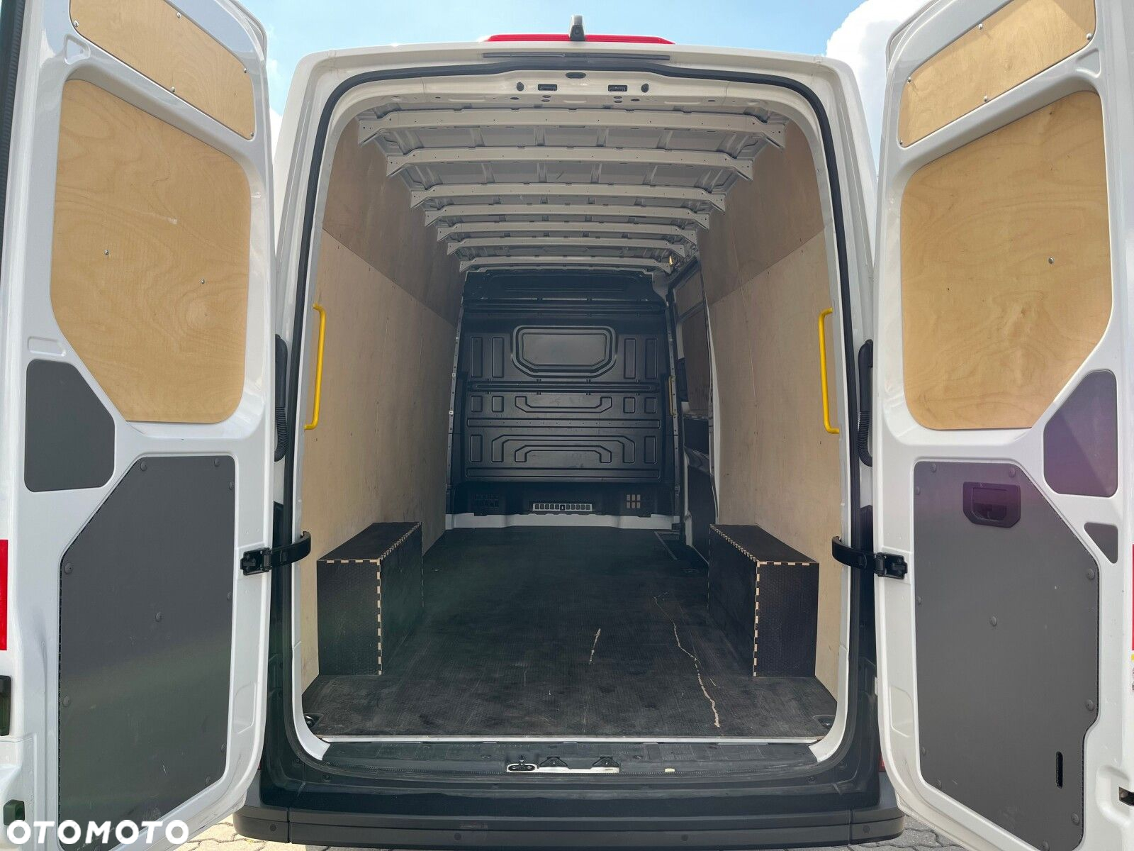 Volkswagen Crafter Furgon 4490 177KM L3H2 - 10
