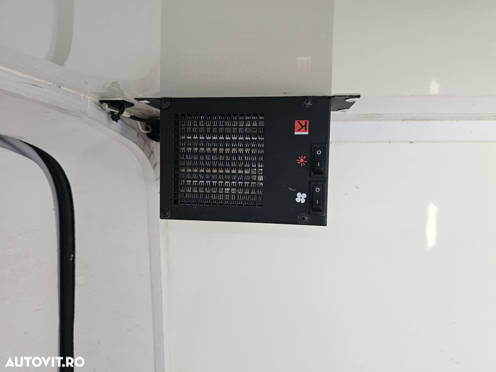 Ford Transit Connect - 11