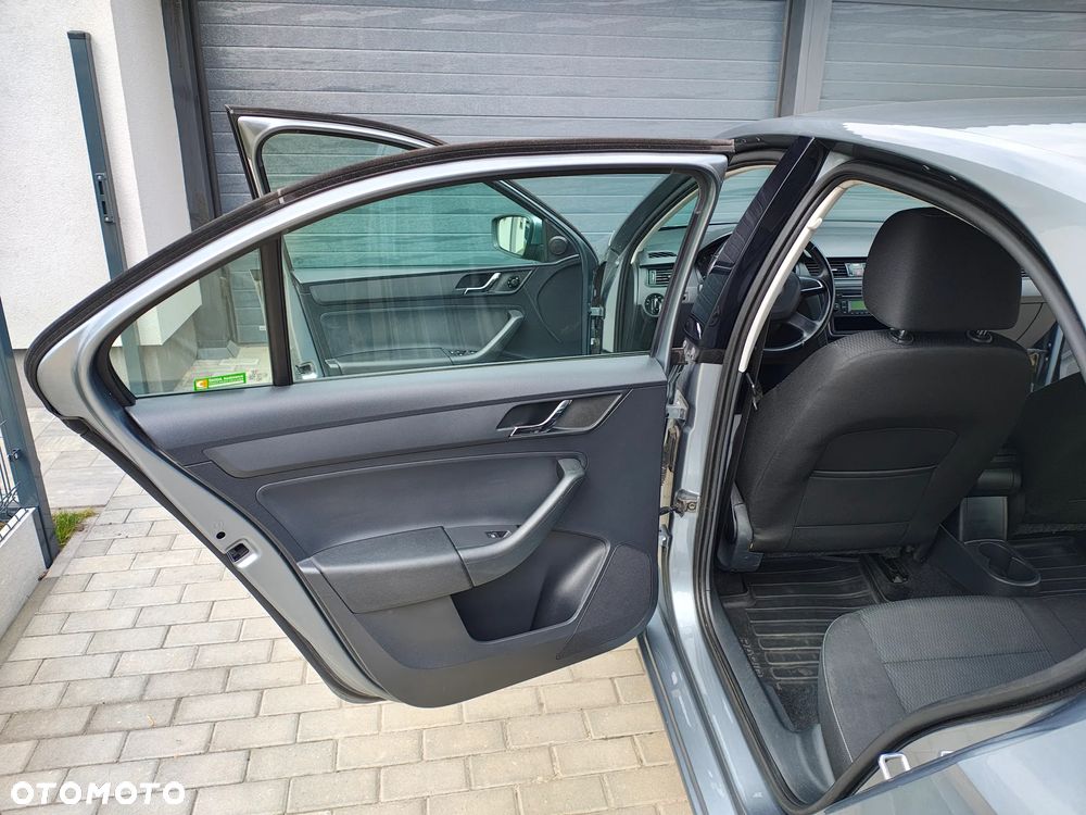 Skoda RAPID 1.2 TSI Ambition - 15