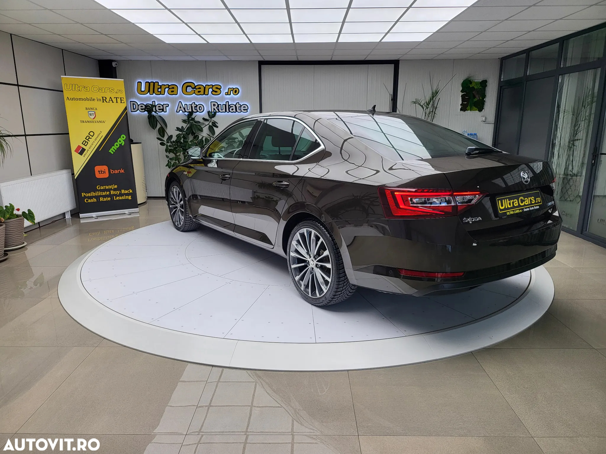 Skoda Superb 2.0 TDI 4X4 DSG Laurin & Klement - 4