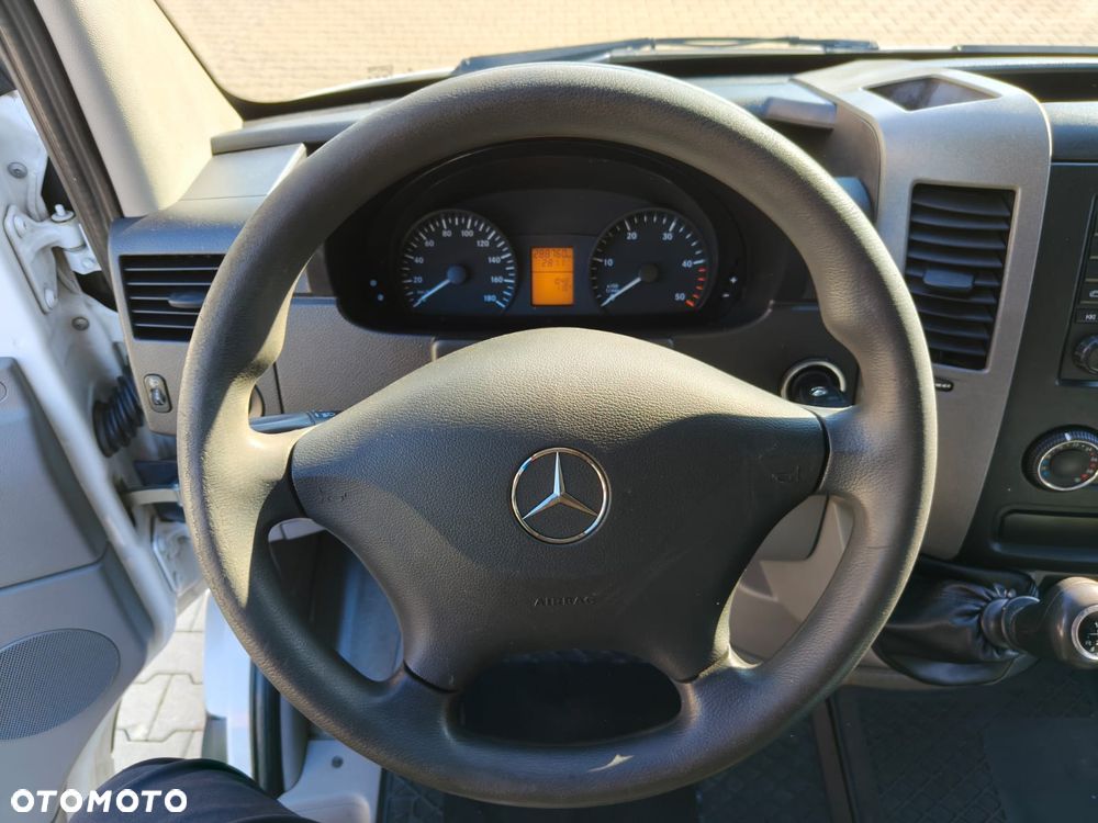 Mercedes-Benz Sprinter - 17