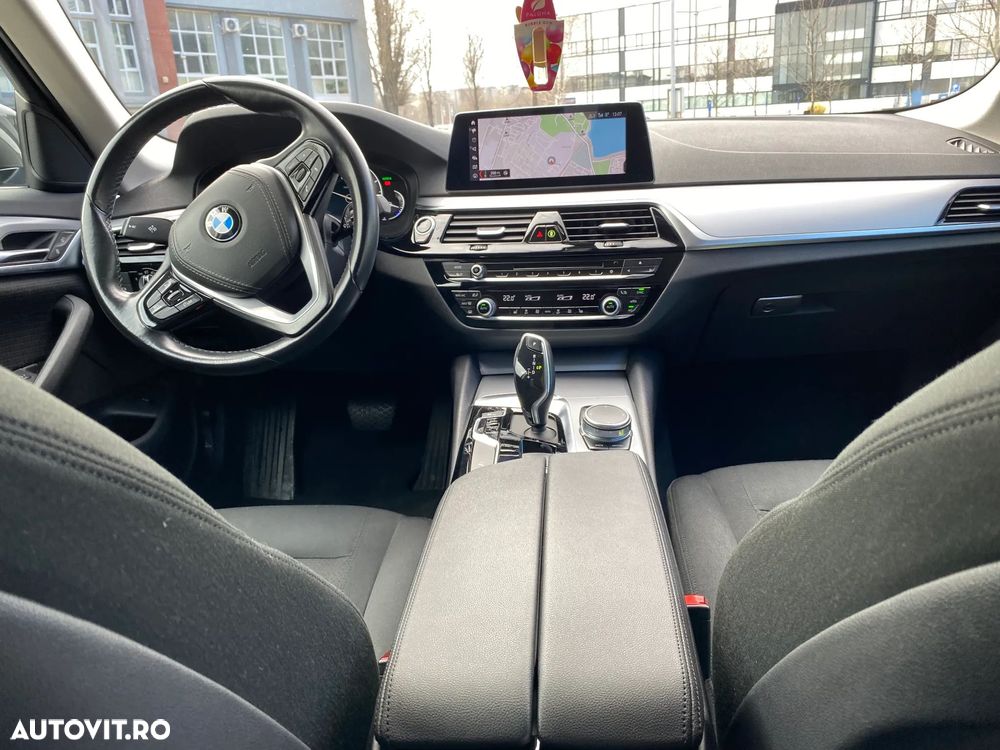 BMW Seria 5 520d AT - 10