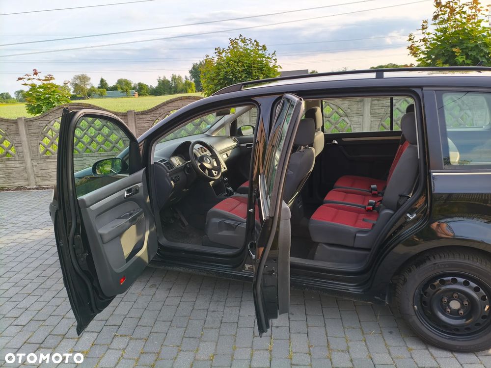 Volkswagen Touran 2.0 TDI Trendline - 8