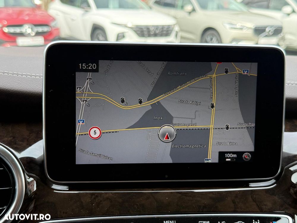 Mercedes-Benz V - 12