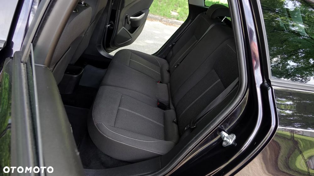 Opel Astra 1.6 Turbo - 8