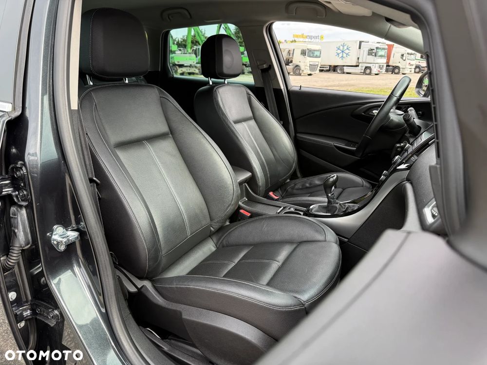 Opel Astra 1.4 Turbo Innovation - 26