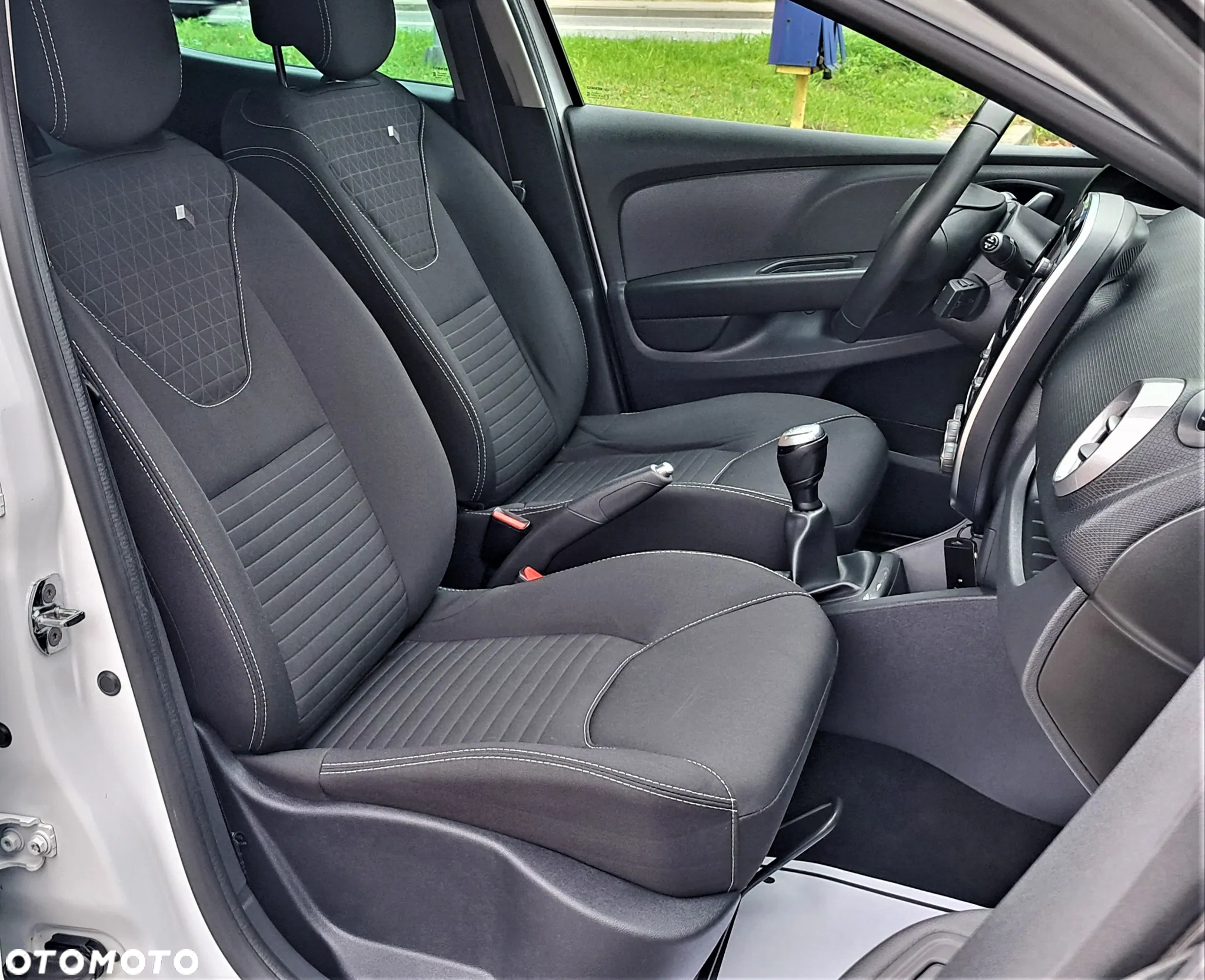 Renault Clio 1.2 16V Limited - 24