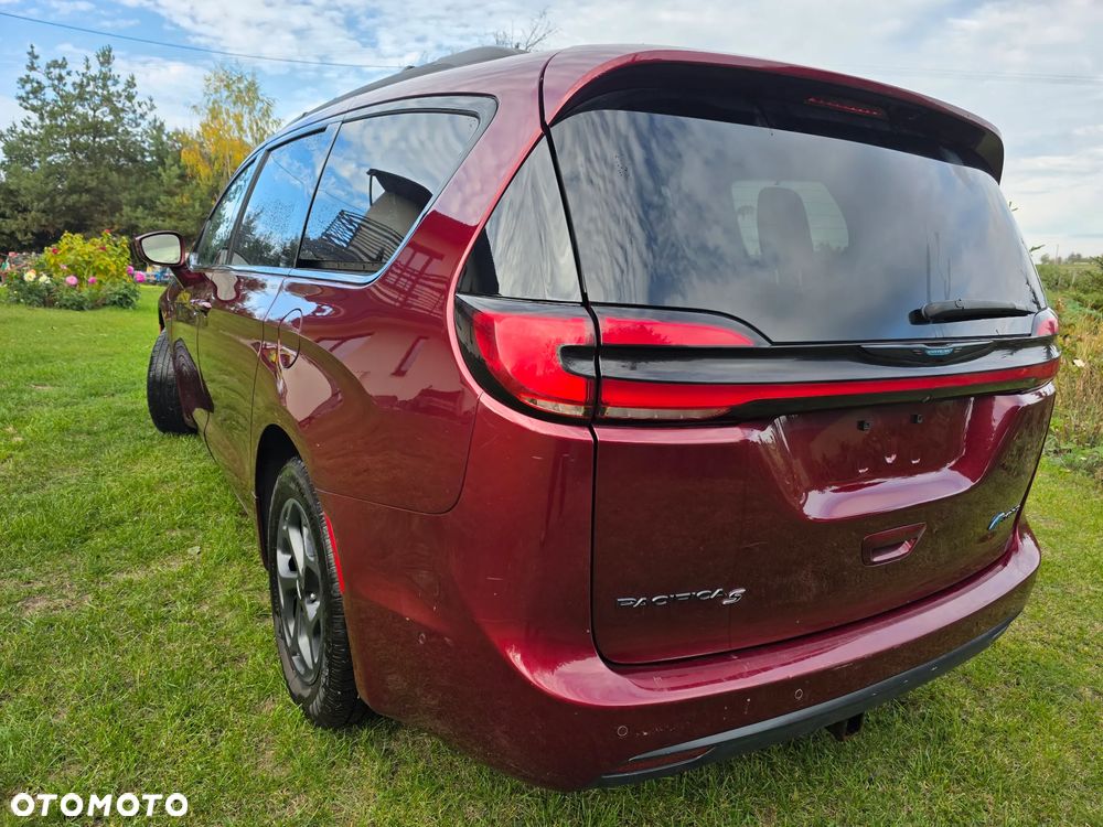Chrysler Pacifica - 6
