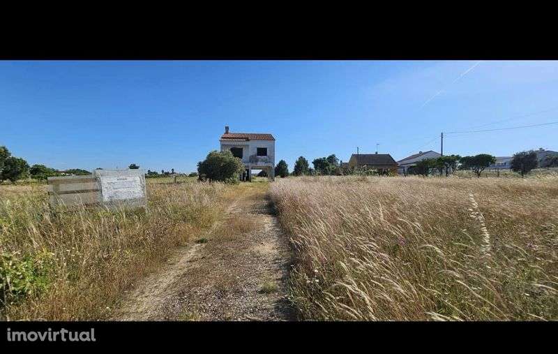 próximo a escola primaria dos foros de salvaterra na estrada nacional - Grande imagem: 2/8