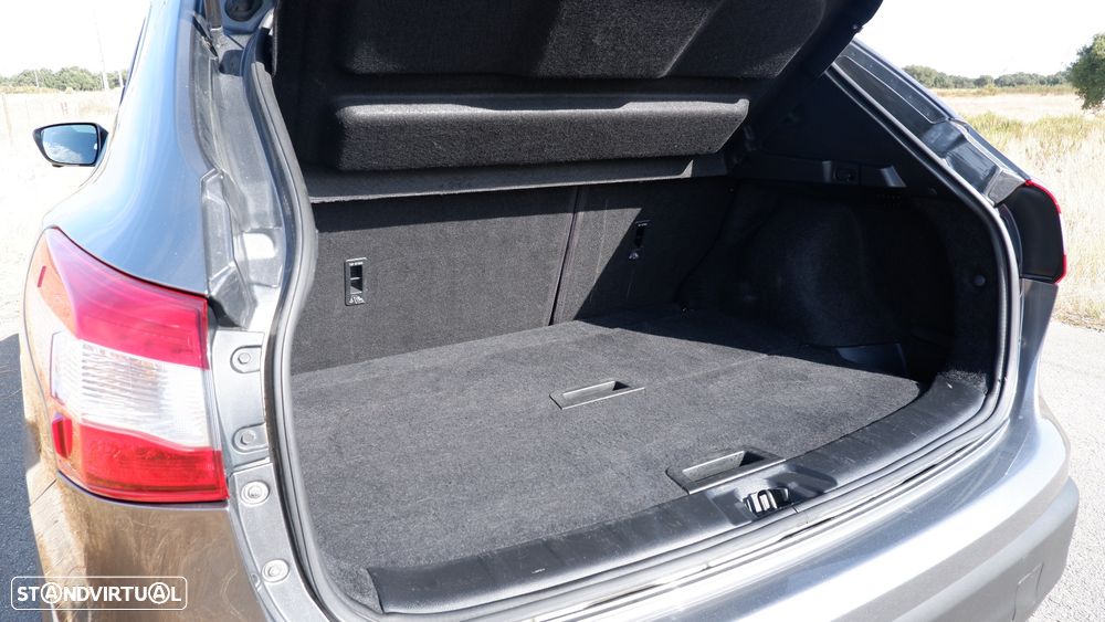 Nissan Qashqai 1.5 dCi N-Connecta 18 - 24