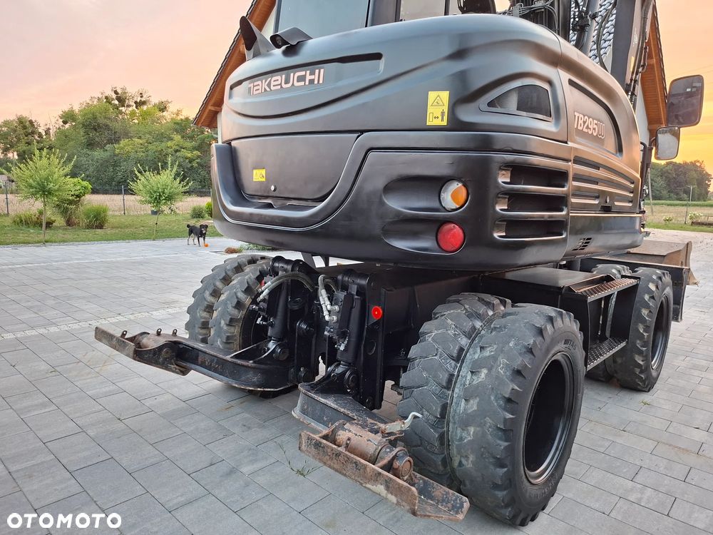 Takeuchi TB295W - 18