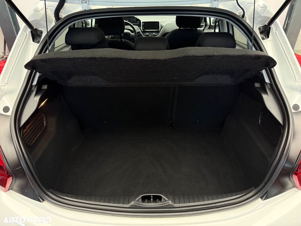 Peugeot 208 PureTech 82 Style - 35