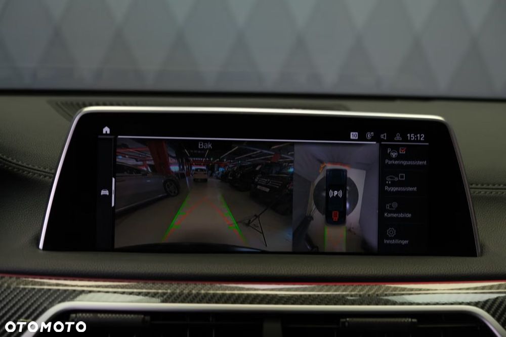 BMW Seria 7 750i xDrive sport - 32