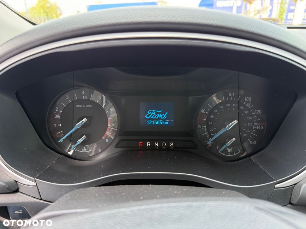 Ford Fusion - 12
