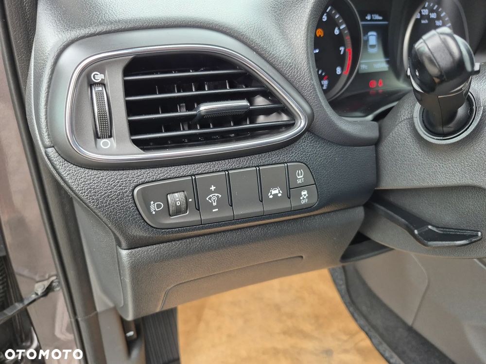 Hyundai i30 1.4 Comfort - 24