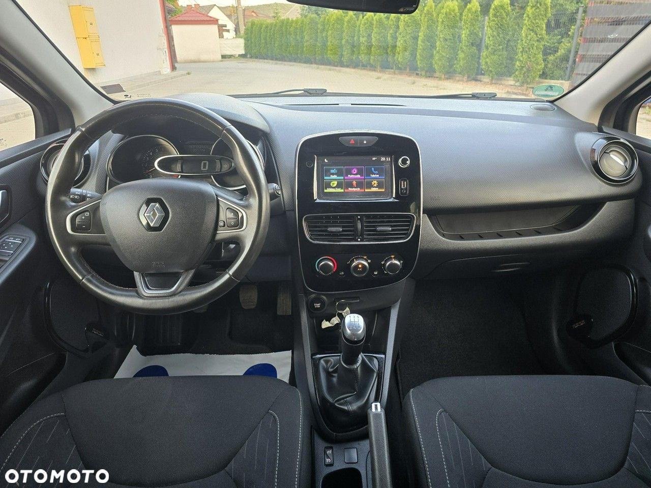 Renault Clio - 24