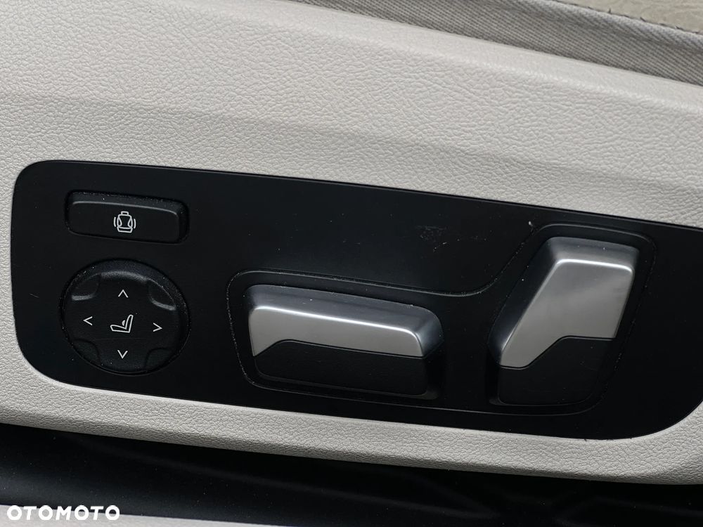 BMW Seria 8 - 23
