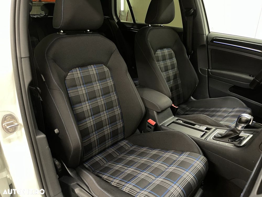 Volkswagen Golf 1.4 GTE Plug-In-Hybrid DSG - 12
