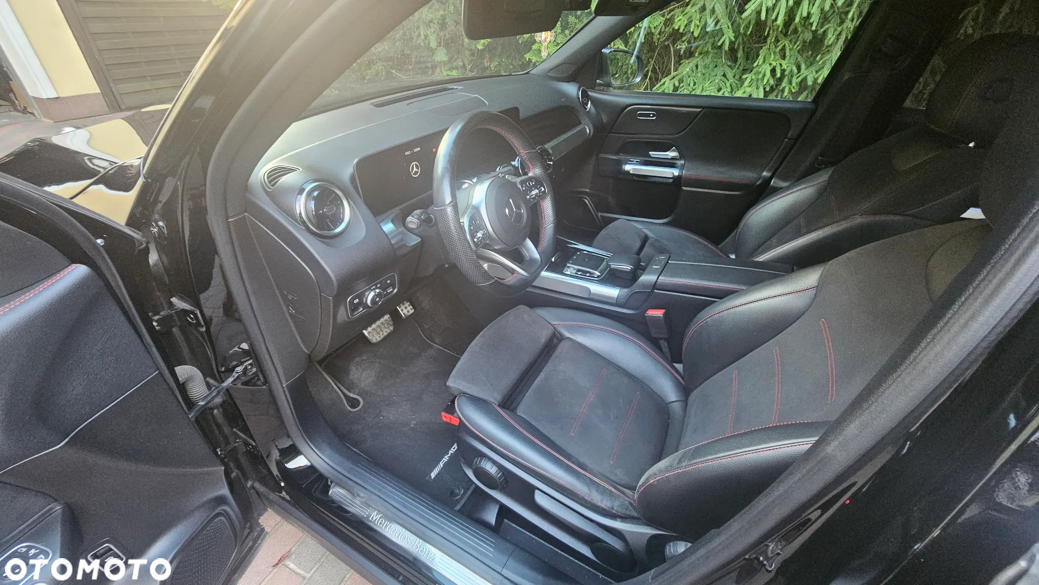 Mercedes-Benz GLB 200 4-Matic AMG Line 8G-DCT - 8