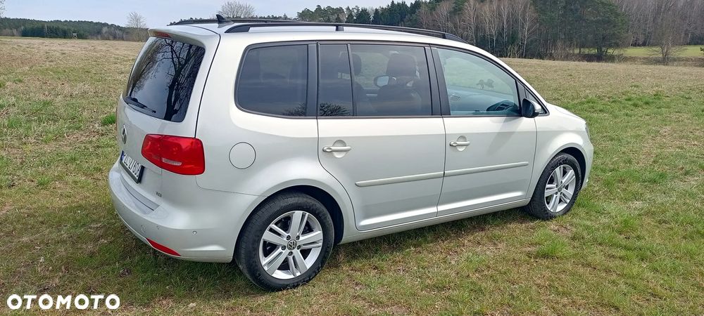 Volkswagen Touran 1.4 TSI DSG Comfortline - 6